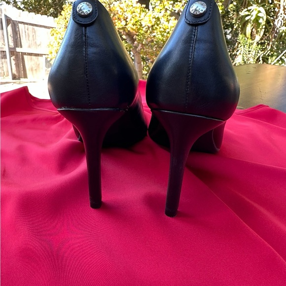 Michael Kors Alina Flex Black
Pumps Heals 8.5 Classic
Essential Closed Toe - Picture 3 of 4